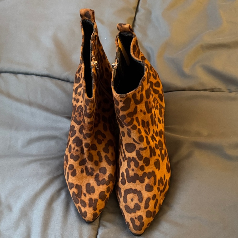 Universal Thread Leopard Print Ankle Booties in Brown & Black